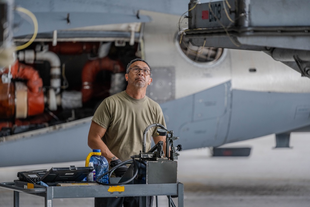 15th Maintenance Squadron works in tandem with the 154th Maintenance Squadron