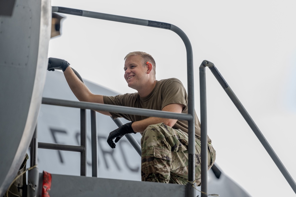 15th Maintenance Squadron works in tandem with the 154th Maintenance Squadron