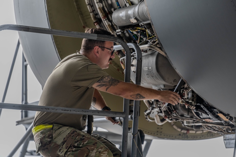 15th Maintenance Squadron works in tandem with the 154th Maintenance Squadron