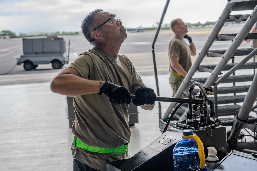 15th Maintenance Squadron works in tandem with the 154th Maintenance Squadron