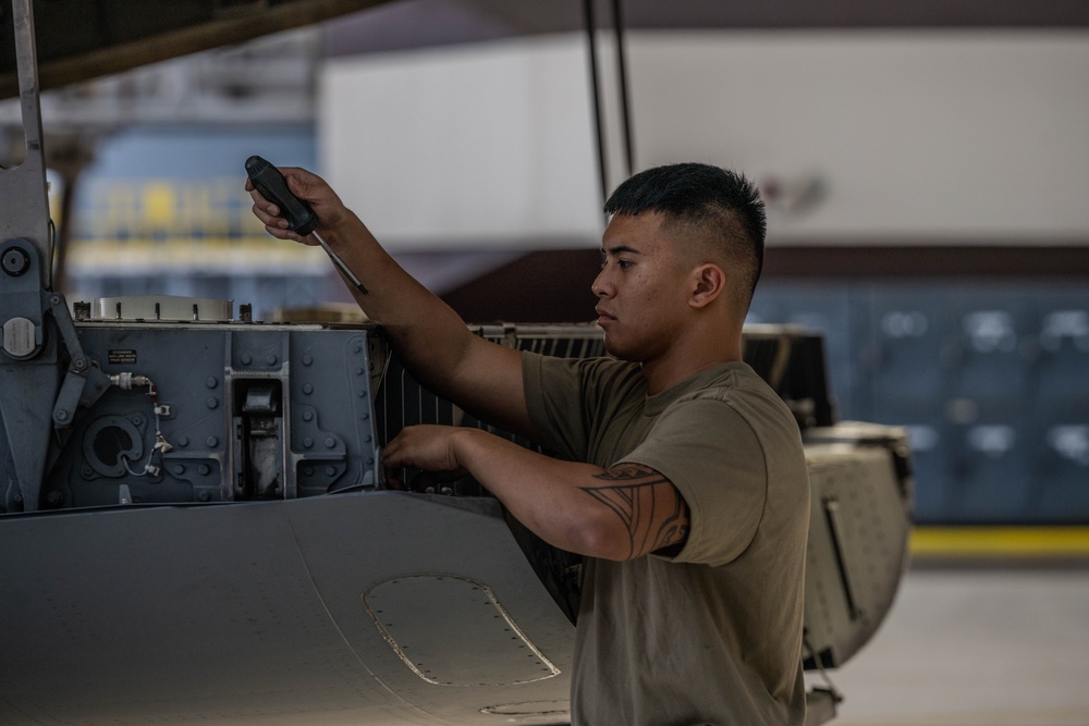 15th Maintenance Squadron works in tandem with the 154th Maintenance Squadron