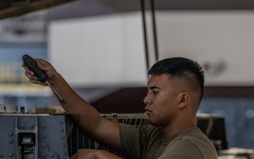 15th Maintenance Squadron works in tandem with the 154th Maintenance Squadron