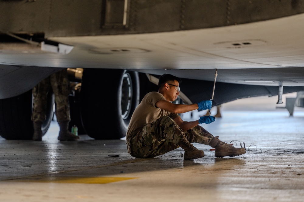 15th Maintenance Squadron works in tandem with the 154th Maintenance Squadron