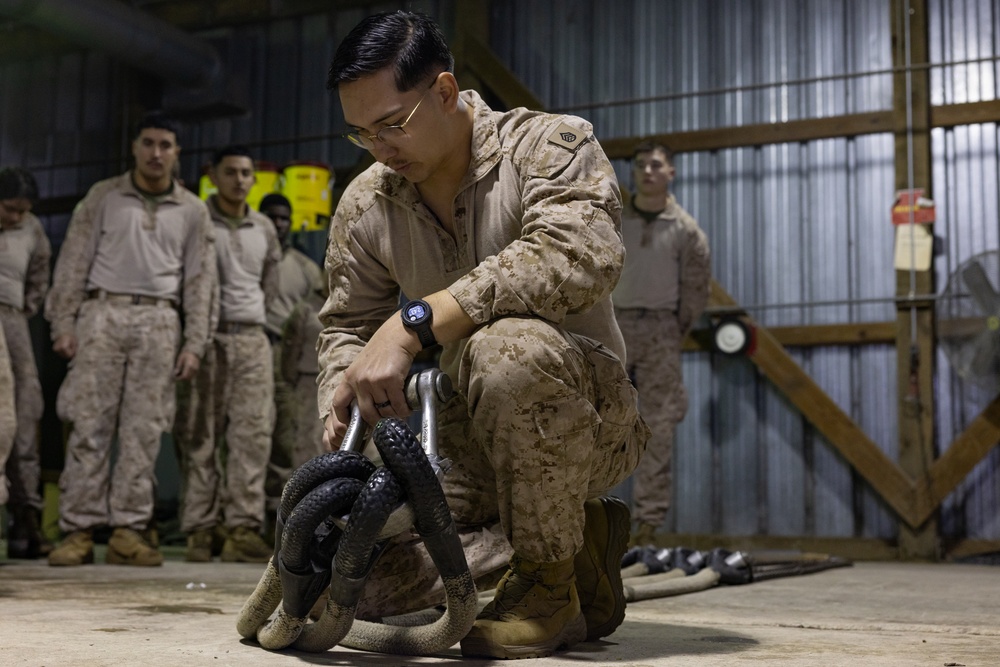 Logistics Operation School simulates external lift operations