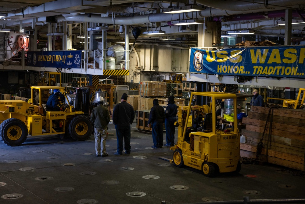 USS Wasp Conducts Ammo Offload