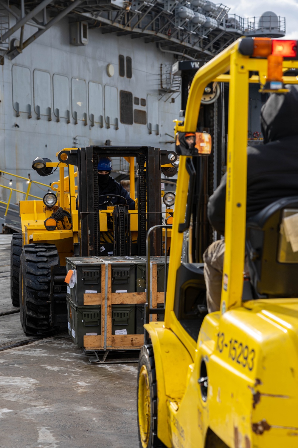 USS Wasp Conducts Ammo Offload