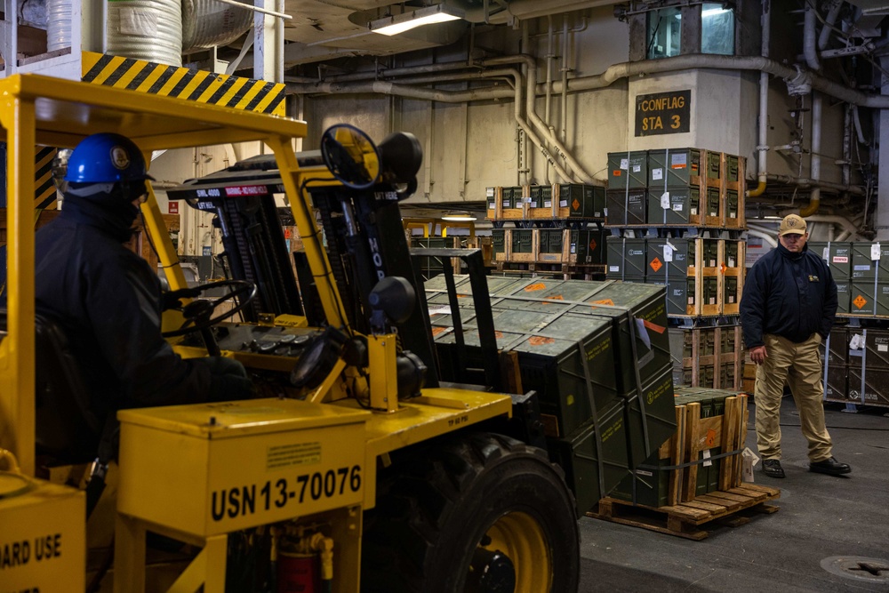 USS Wasp Conducts Ammo Offload