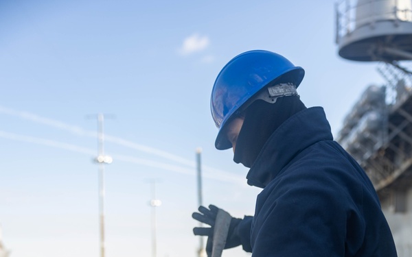 USS Wasp Conducts Ammo Offload