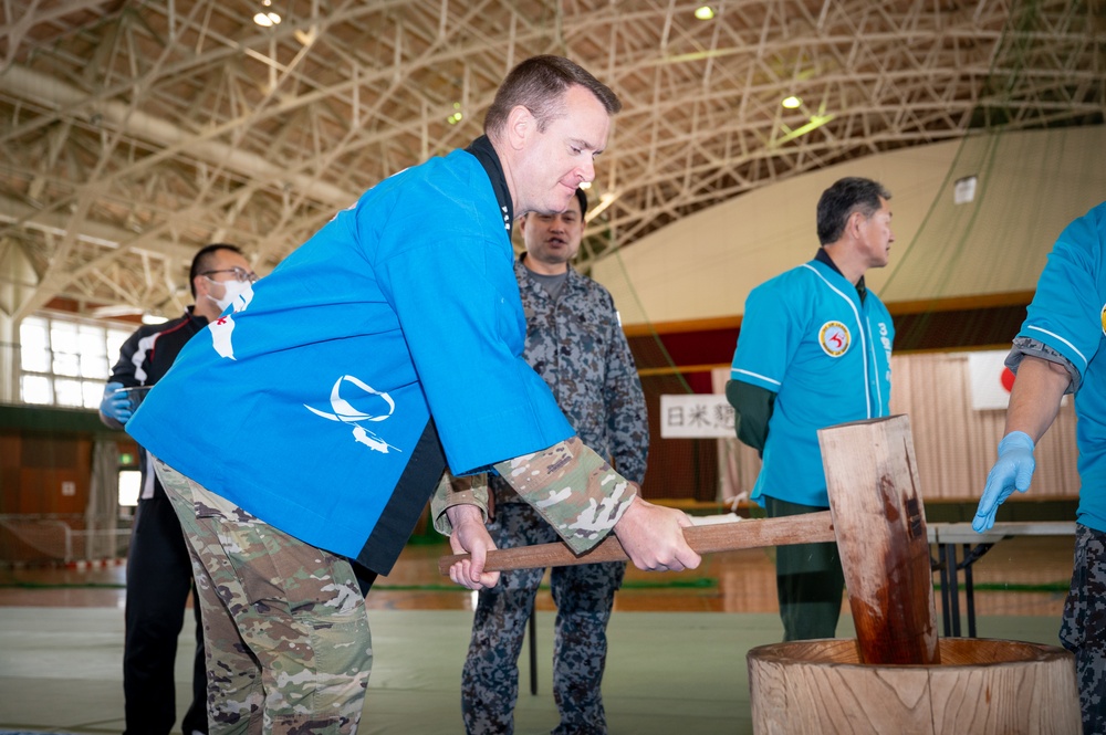 Mochi pounding 2025