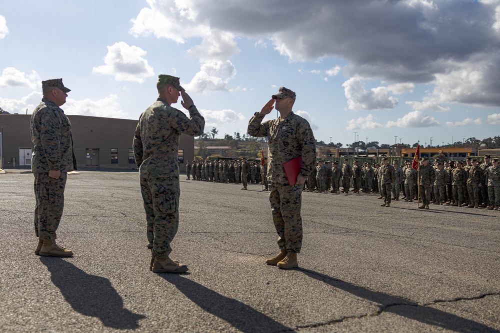 Master Gunnery Sergeant Johnson is presented the Purple Heart