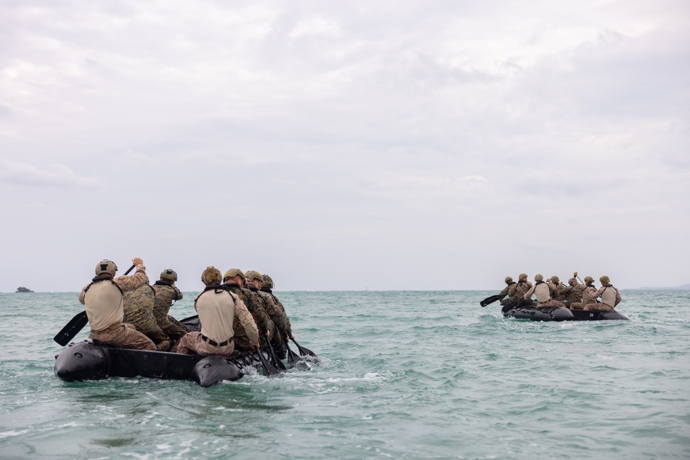 3d Marine Division Leadership executes Small Boat Handling Training with 3d Reconnaissance Battalion