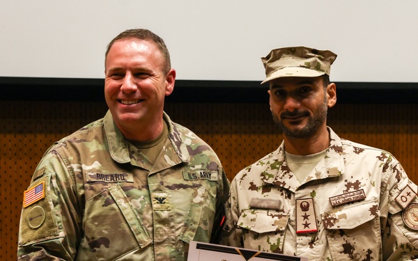 U.S. and GCC Eagle Resolve 2025 participants receive Information Operations Certificates of Appreciation from U.S. ER25 Exercise Director