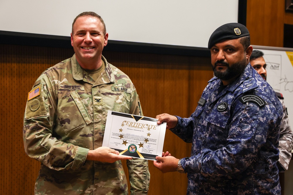 U.S. and GCC Eagle Resolve 2025 participants receive Information Operations Certificates of Appreciation from U.S. ER25 Exercise Director