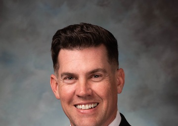 Official portrait of Larry Fuller