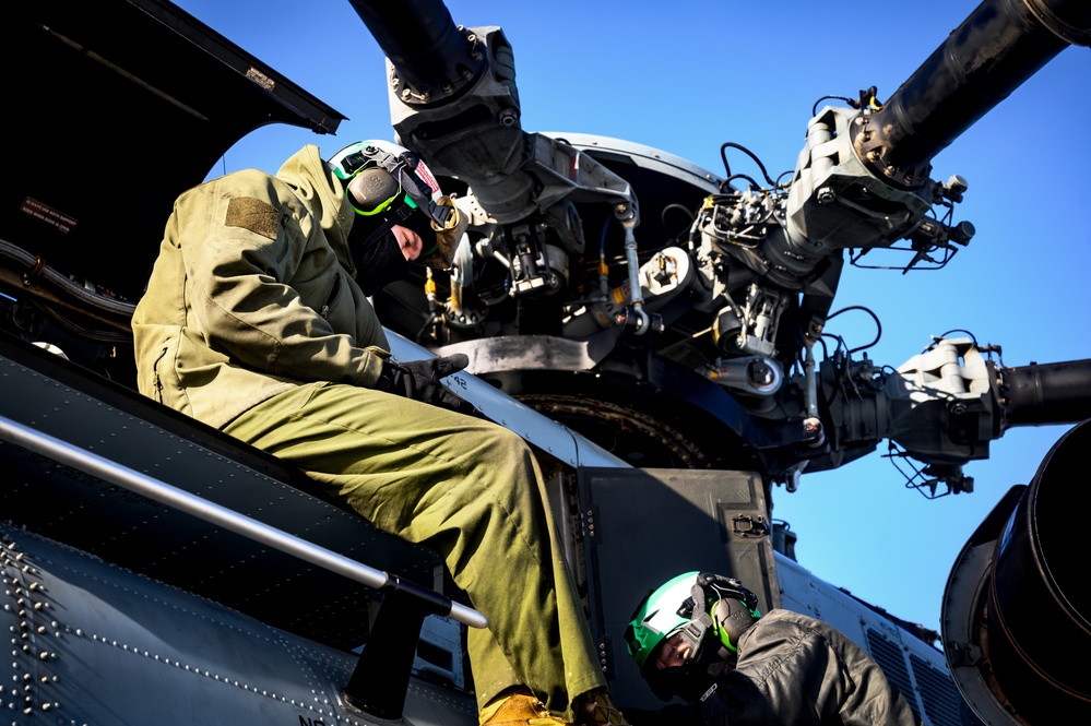 Joint Forces collaborate in heavy-lift