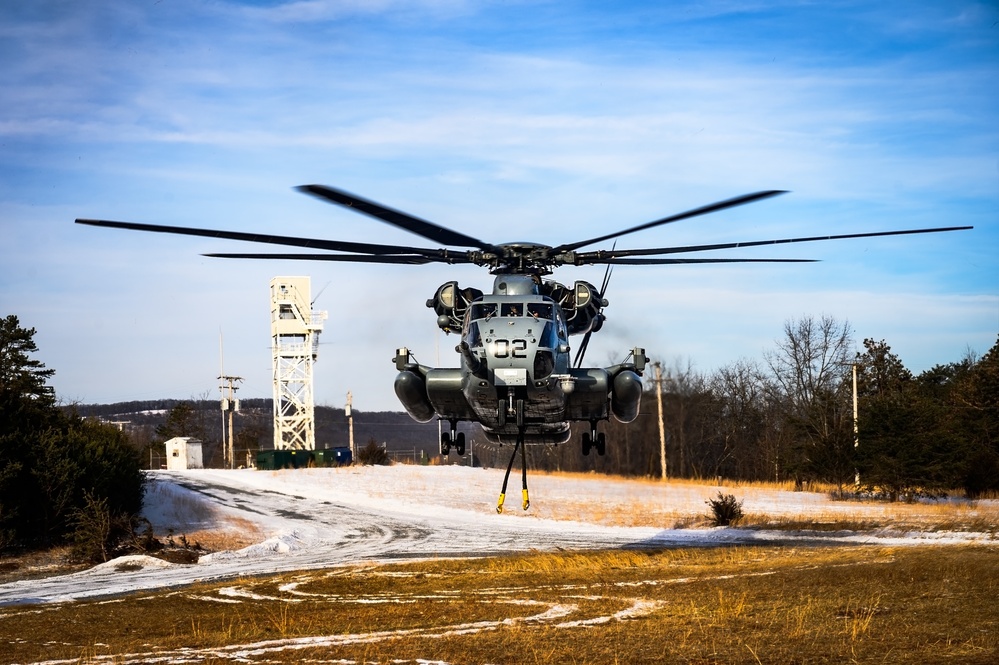 Joint Forces collaborate in heavy-lift