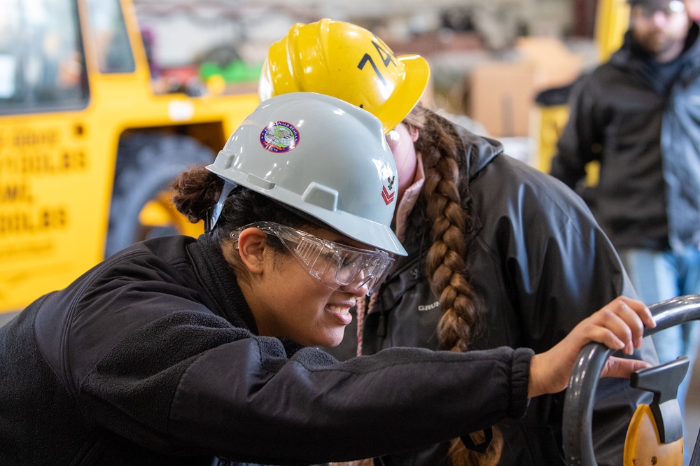 USS Ronald Reagan (CVN 76) Sailors perform supply offload