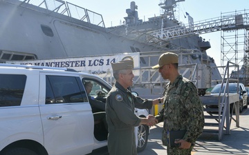 PACFLT Visits USS Manchester (LCS 14)