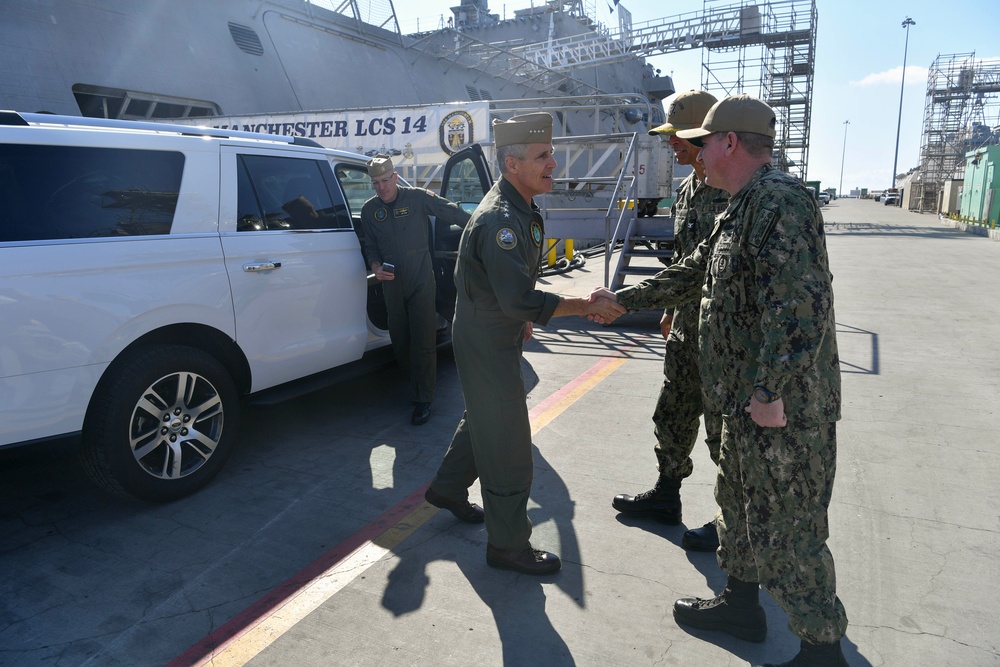 PACFLT Visits USS Manchester (LCS 14)