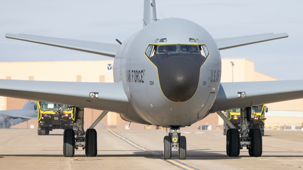 &quot;Fini Flight&quot; at the 171st Air Refueling Wing