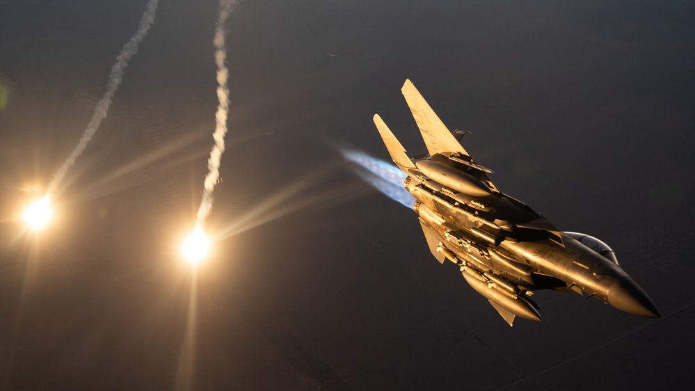 Strike Eagles, Thunderbolts support Inherent Resolve