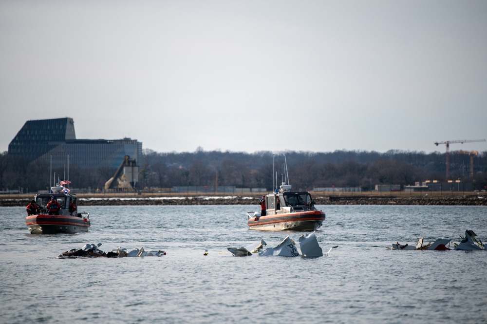 Coast Guard responds to aviation incident in the Potomac River