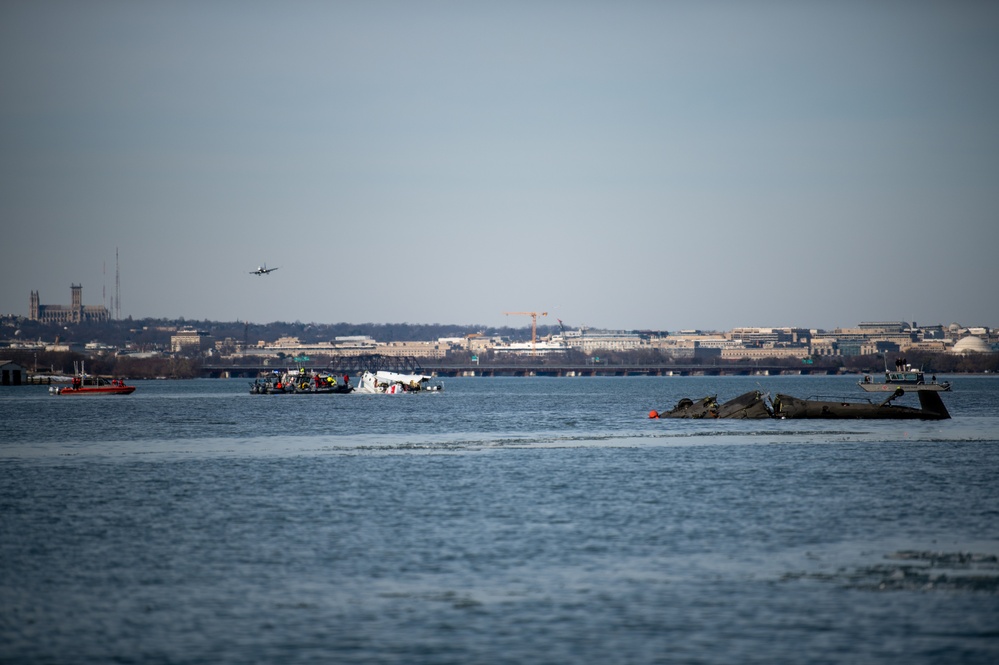 Coast Guard responds to aviation incident in the Potomac River