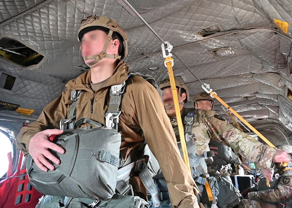 SOCKOR maintains readiness through routine Airborne training