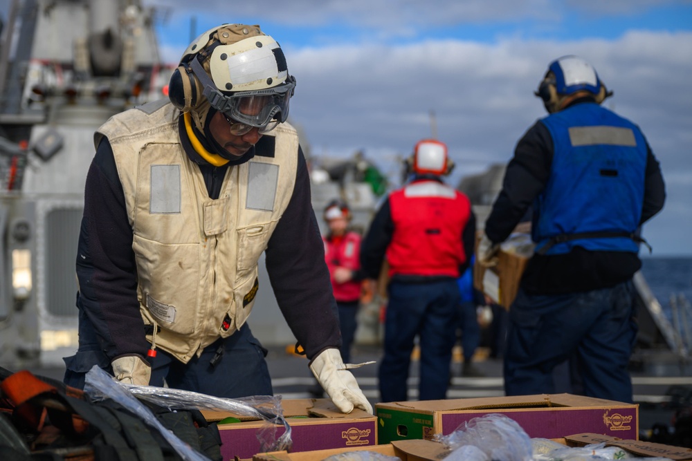 VERTREP | USS Fitzgerald (DDG 62)