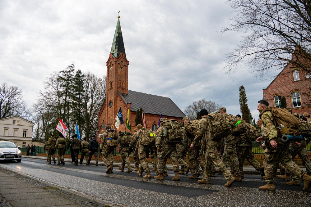 Soldiers, veterans and descendants retrace steps of ‘Stalag Luft 3’ POWs