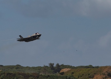 U.S. Marine Corps F-35Bs arrive at Tinian