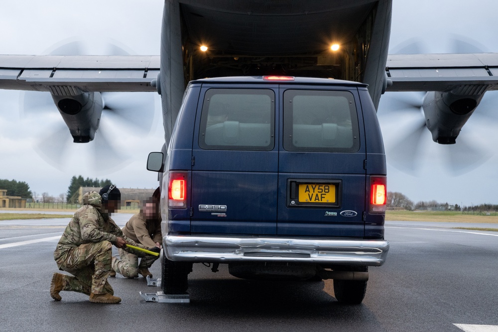 US, UK conduct cross-service hot pit refuels