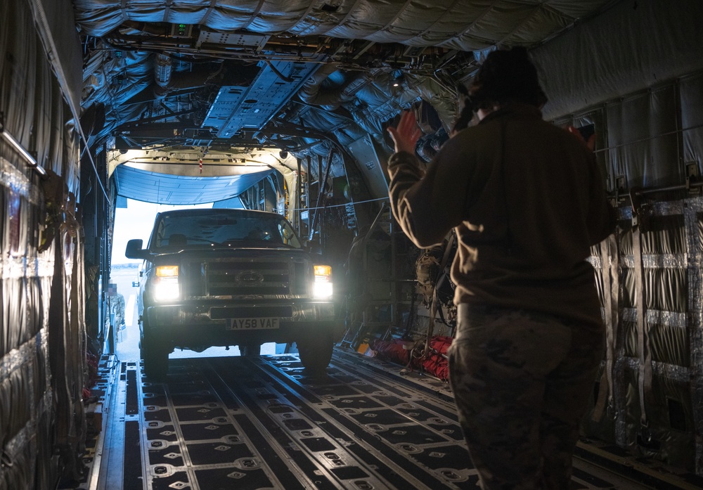 US, UK conduct cross-service hot pit refuels