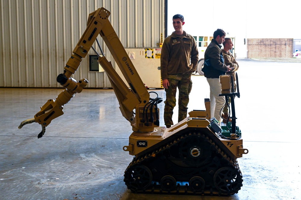 Louisiana Tech University ROTC cadets visit LRAFB