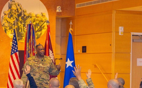 Brid, Gen. Alfred Flowers visit WRAIR