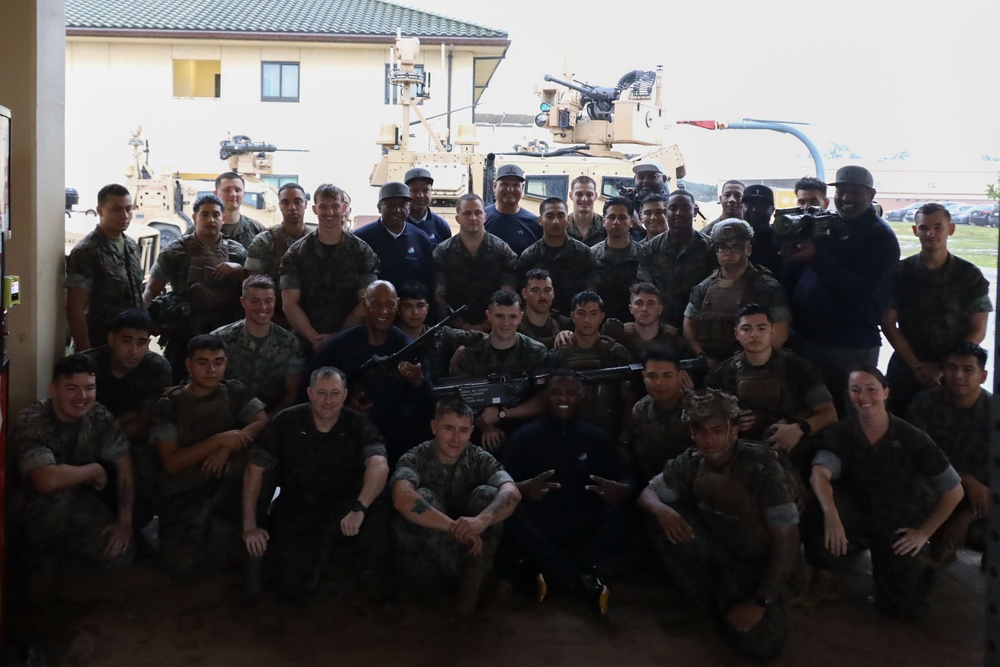 NFL Hall of Famers meet U.S. Marines with 3d Littoral Anti-Air Battalion and Marine Aviation Logistics Squadron 24