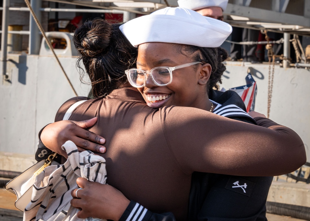 USS Lake Erie (CG 70) Homecoming