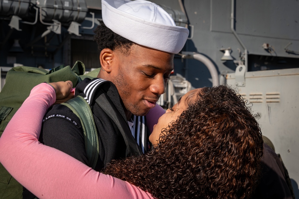 USS Lake Erie (CG 70) Homecoming