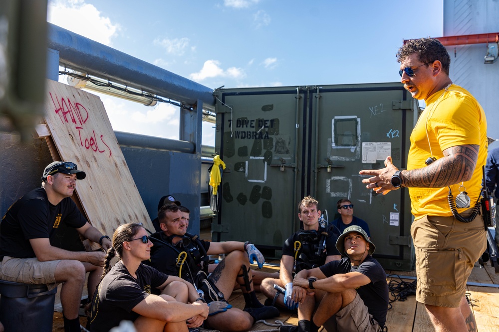 Kwajalein Atoll-7th Engineer Dive Detachment