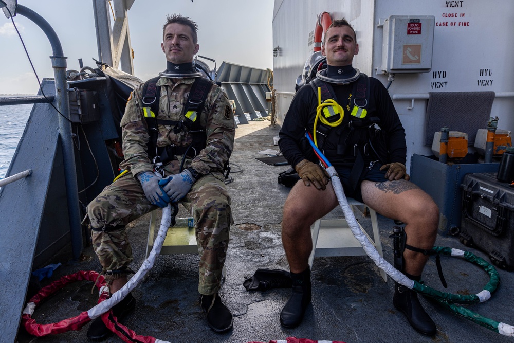 Kwajalein Atoll-7th Engineer Dive Detachment