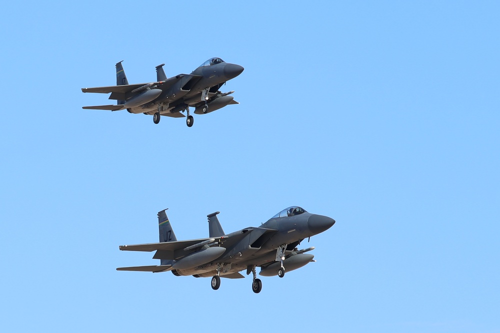 Red Flag-Nellis 25-1 End of the Runway