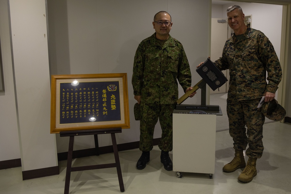 3rd MLG CG visits JGSDF Western Army Logistics Elements