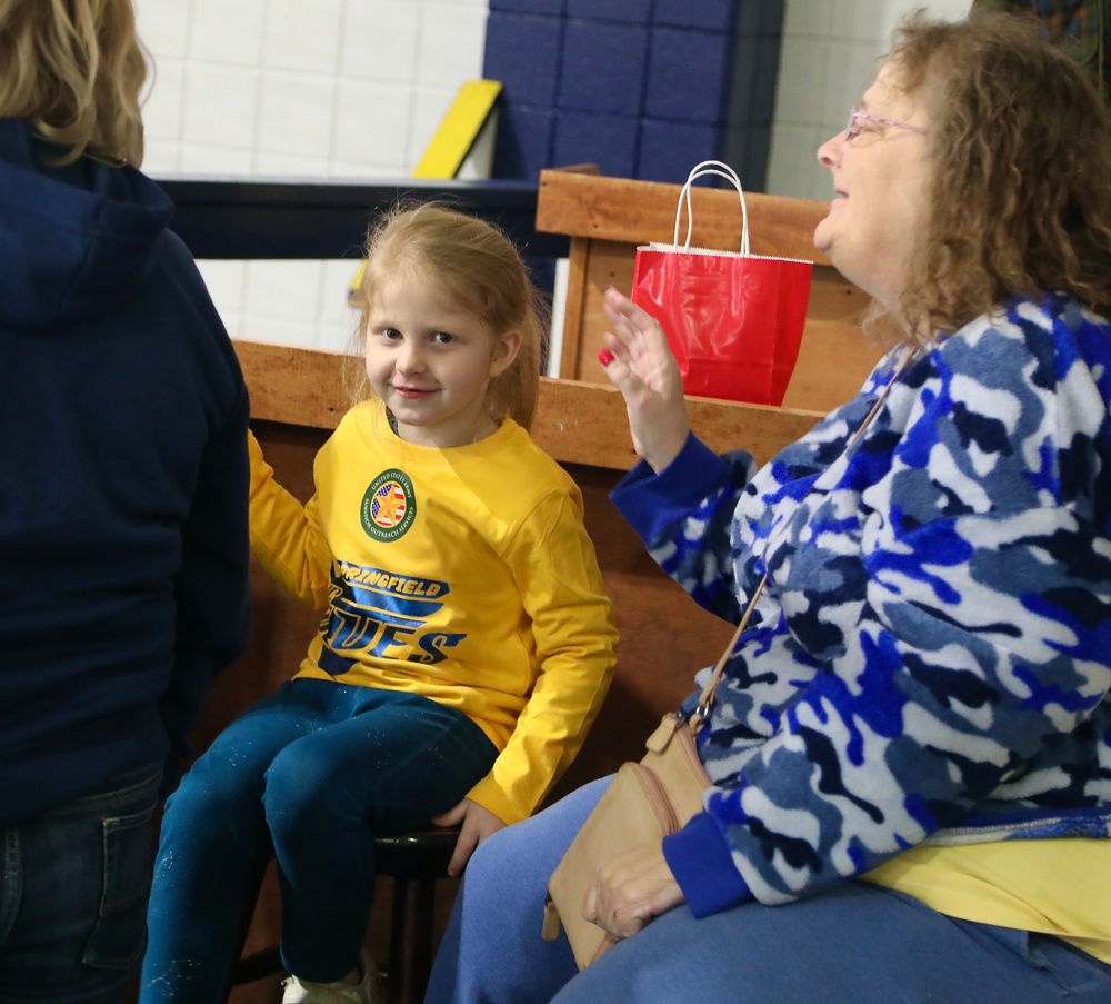 Illinois Army National Guard Gold Star Family Honored by Junior Blues Hockey Team