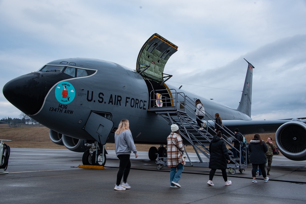 134th Air Refueling &amp; Spouse Flight