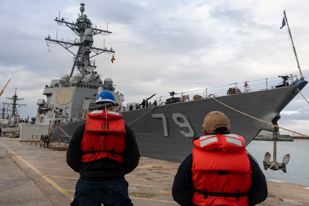 USS Oscar Austin departs Rota, Spain for deployment.