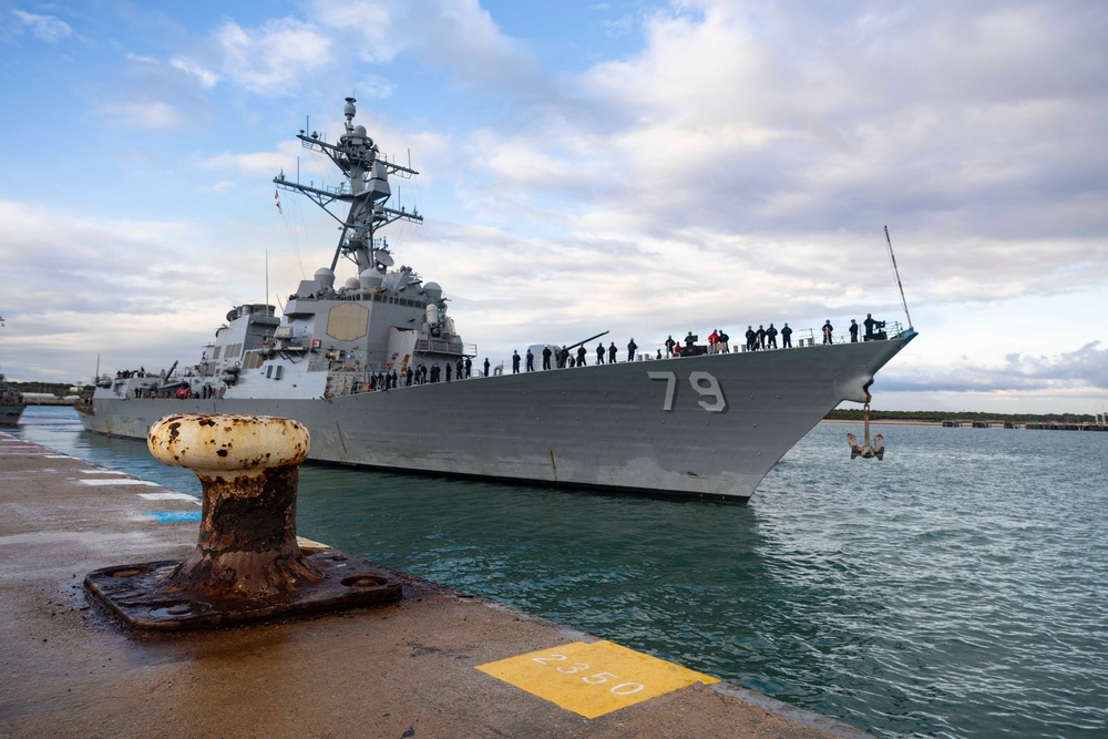 USS Oscar Austin departs Rota, Spain for deployment.