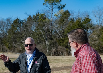 Contingency Operations Director Visits Nashville District