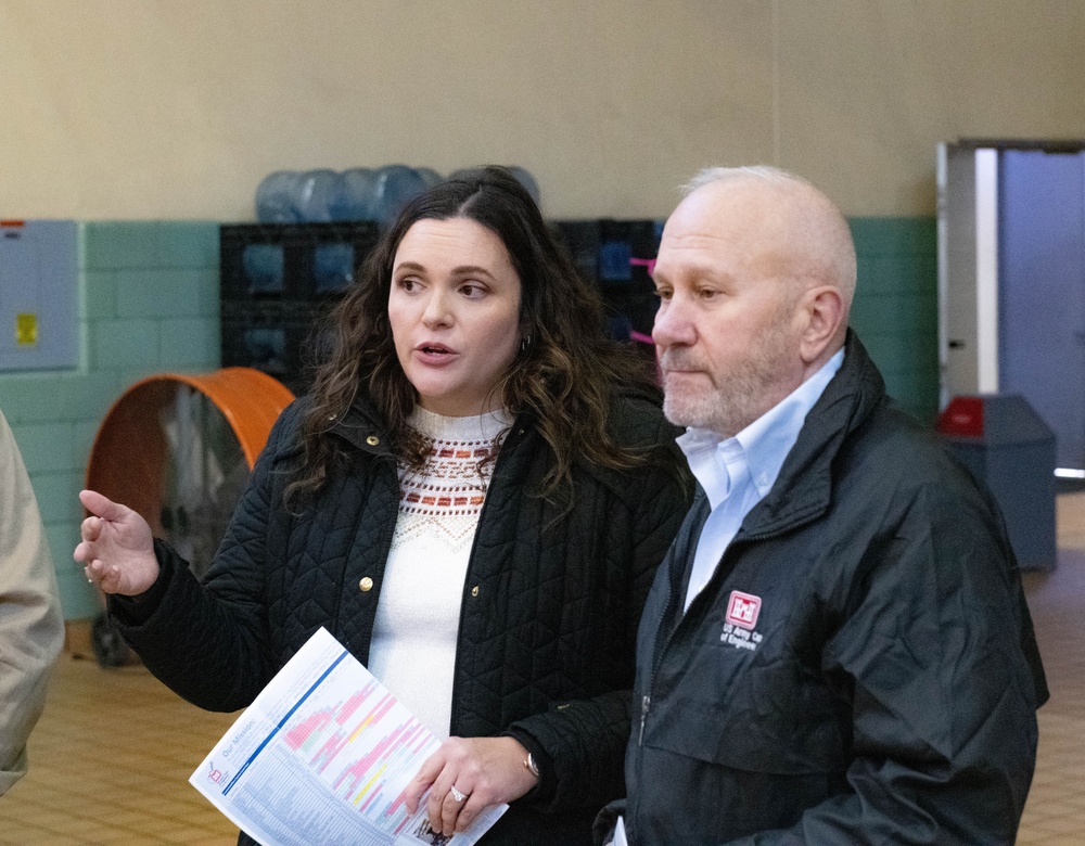 Contingency Operations Director Visits Nashville District
