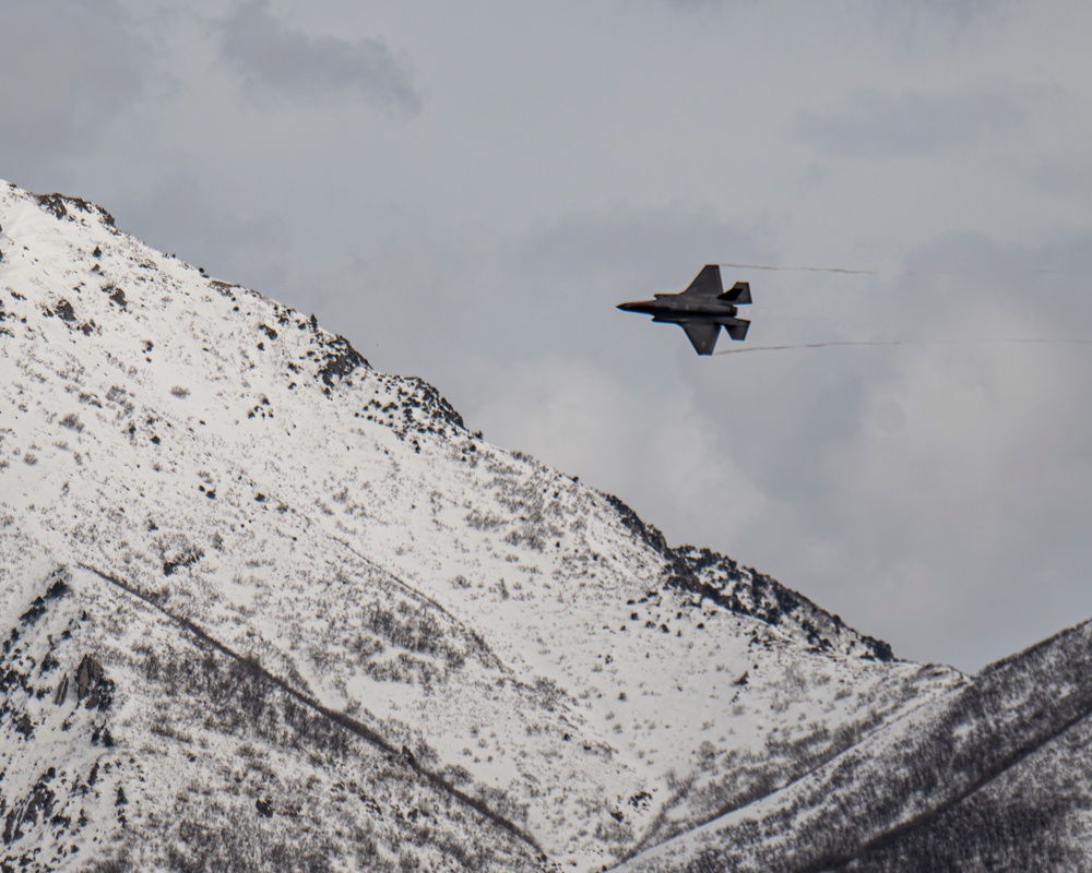 F-35 Demo Team Practices at Hill AFB