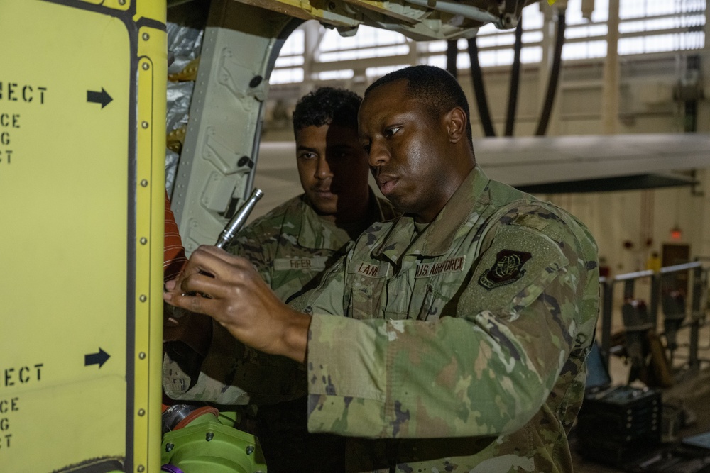 KC-46 Fuel Tank Removal